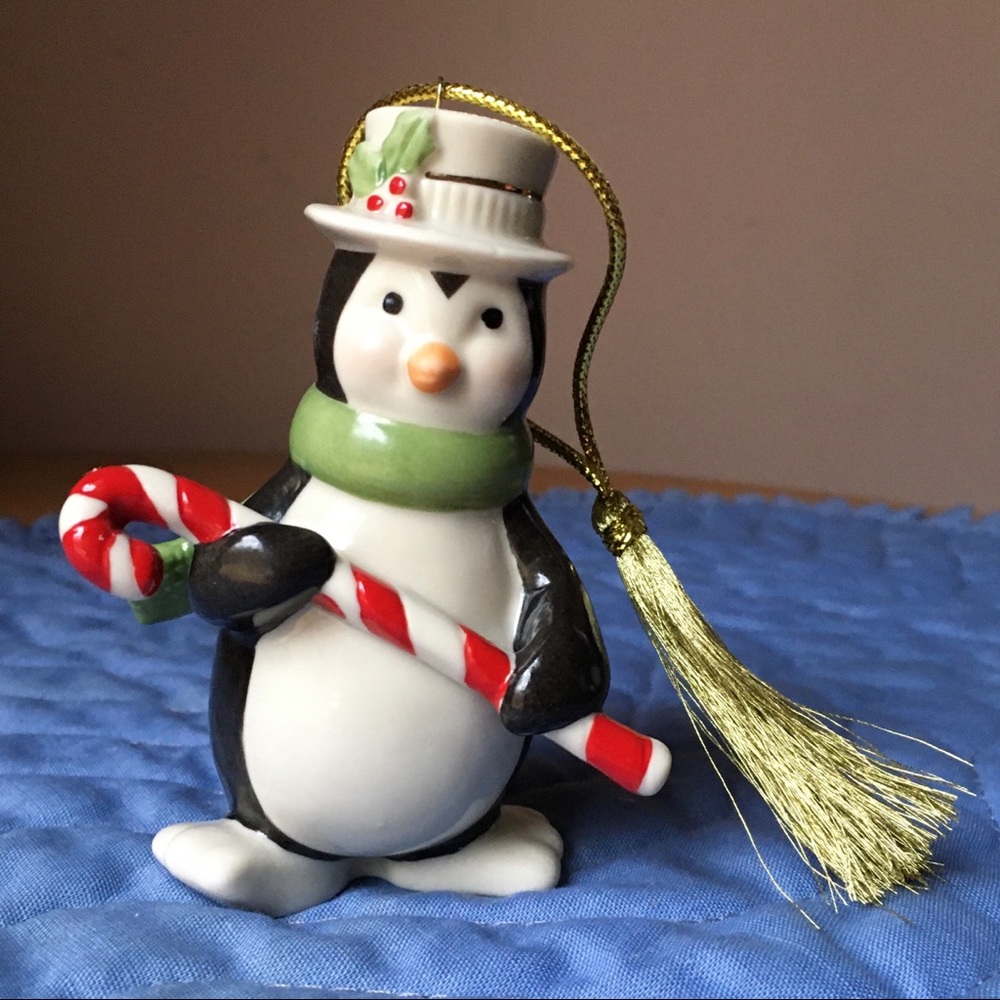 ❌SOLD❌ NEW IN BOX - Lenox Penguin Ornament